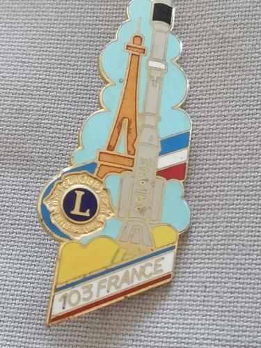 Pin émaillé ariane 103 - pin's,