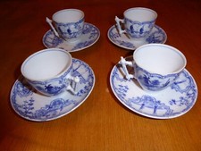 Tasses sous tasses porcelaine décor bleu Delft Saxe??