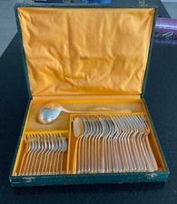 Ménagère en métal argenté