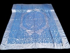 COUVRE-LIT ANTIQUE EN BROCADE SATIN DE VISCOSE. BEAUX TONS BLEU. ESPAGNE. XIX-XX