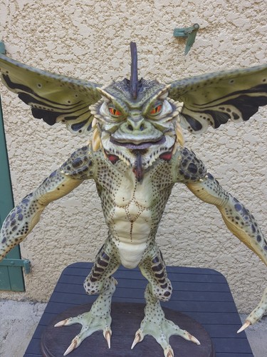 Gremlin statue lifesize - gremlin,