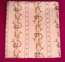 Tissu ancien Romanex Boussac  " Chantilly "   larg 126 cm x H  230 cm  C962