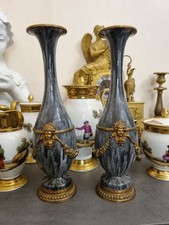 Rare paire de vases style Louis XVI. Bronze et porcelaine 19è. Style Sèvres