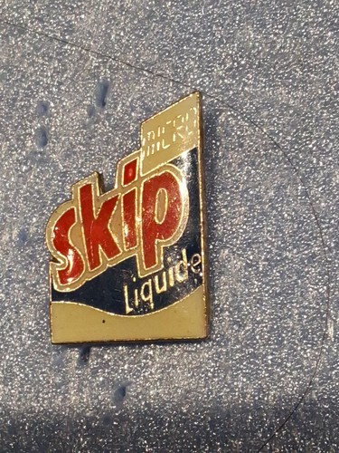 Pin lessive skip - pin's, liquide