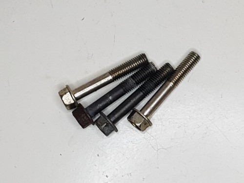 Vis culasse de moteur - culasse,
