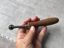 Superbe roulette ancienne à cranter le cuir Bourrelier cordonnier outils ancien