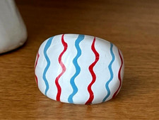 BAGUE plastique pure vintage ligne zigzag Rouge Blanc Bleu T57 état NEUF