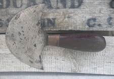 ANCIEN COUTEAU À PIED