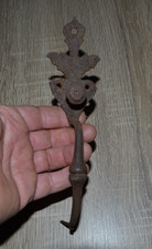 Beau loquet de porte ancien à