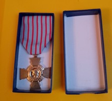 Médaille Croix Du Combattant Avec Sa Boîte