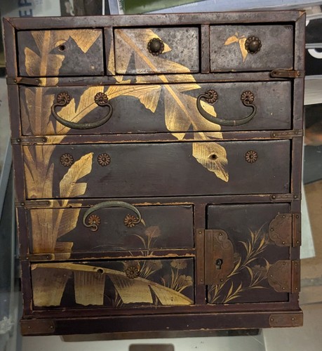 Cabinet coffre à - à, bijoux