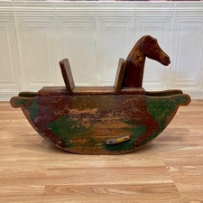 CHEVAL À BASCULE EN BOIS