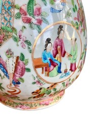 Grand vase en porcelaine