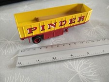 Véhicule CIRQUE PINDER [16] 1/64 IXO – remorque Fruehauf transport charpente