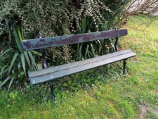 Ancien BANC DE JARDIN époque 1900 piètement en fonte assise en bon état