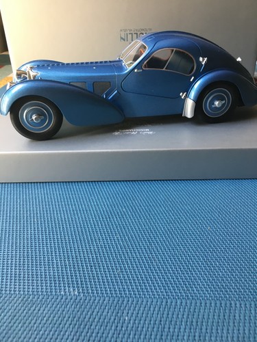 Bugatti 57sc bleue - bleue, clair