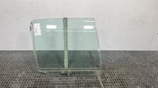 Vitre arriere droit PEUGEOT