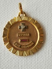 Augis Médaille D'amour 4,30 Grammes Or 18k Plus Qu'hier Moins Que Demain 