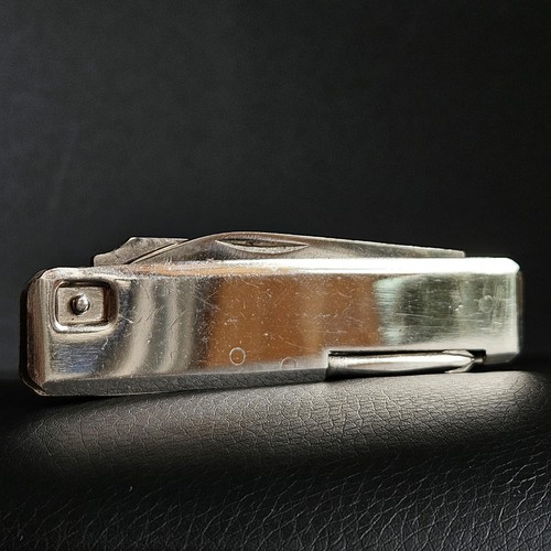 Couteau pliant multifonction
