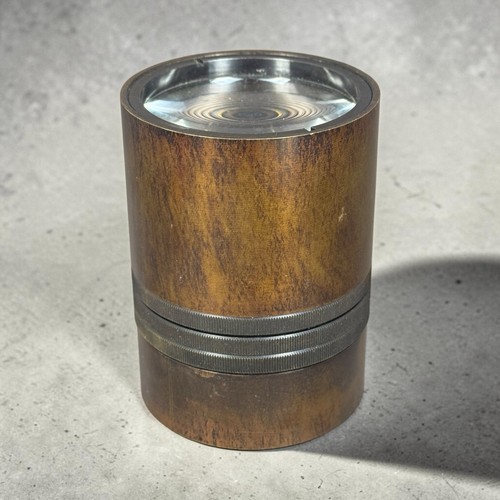 Ancien instrument optique