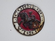 RARE BADGE PLAQUE EMAILLEE LA LICORNE AUTOMOBILE.