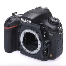 Nikon D750 environ 110 000 exemplaires Caméra