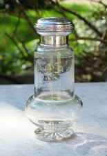 Saupoudreuse cristal ciselé avec parties en argent poinçons Minerve BEA24SAU001