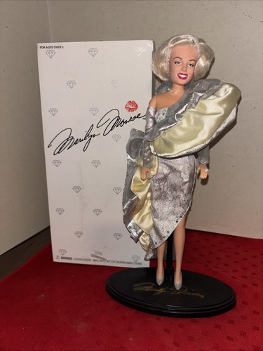Vintage marilyn monroe barbie - monroe,