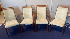 Lot de deux fauteuils et deux chaises en bois et velours gris