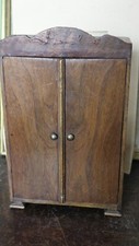 armoire de maison de poupee en bois 28cm