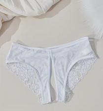 String blanc fendu avec