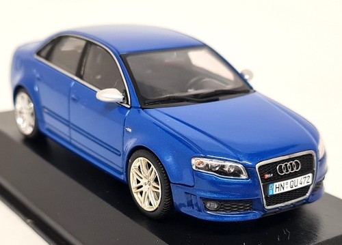 Minichamps audi rs4 b7 - 1:43,