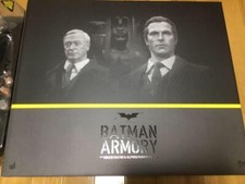 Hot Toys Alfred Pennyworth &