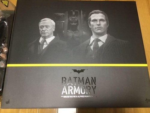 Hot toys alfred pennyworth - hot,