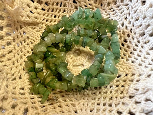 Collier perles pierre