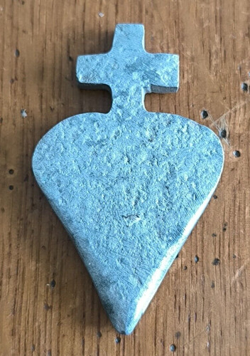Coeur surmonté une croix - d'une,