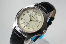 [ avec boîte ] Montre