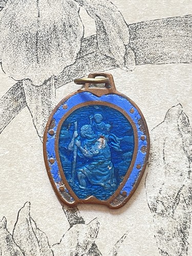Pendentif médaille - /,
