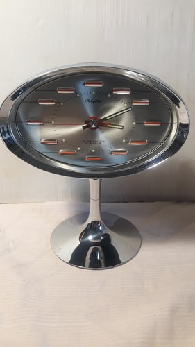Réveil mécanique ancien