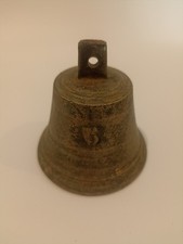 cloche en bronze n°5 en bon etat, sonne tres bien