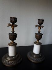 Paire de bougeoirs de table en bronze et marbre blanc de style Louis XVI XIX ème