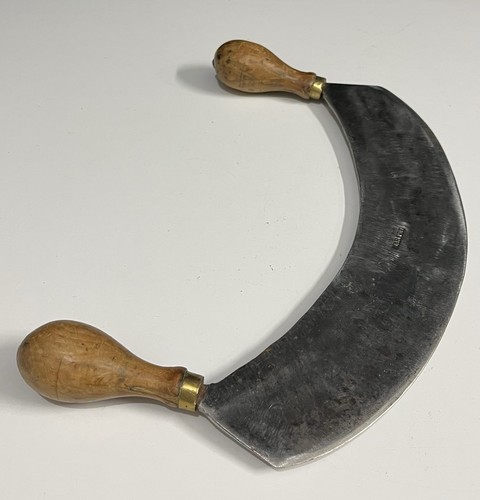 Ancien hachoir berceuse signé
