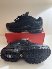 TN Requin Full Black Taille 43