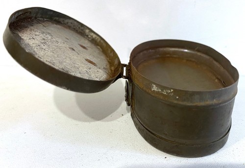 Ancienne petite boîte - petite,
