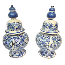 PAIRE DE POTICHES EN FAÏENCE