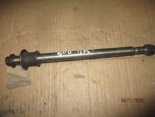 AXE DE ROUE AVANT DR 600