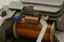 Entretoise isolante moteur