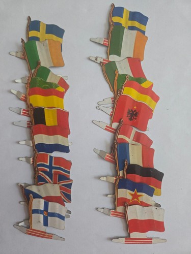 Lot drapeaux - (07),