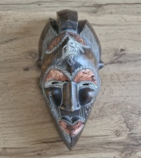 Masque africain Tikar – cuivre rouge, cuivre tressé & bois sculpté – Cameroun