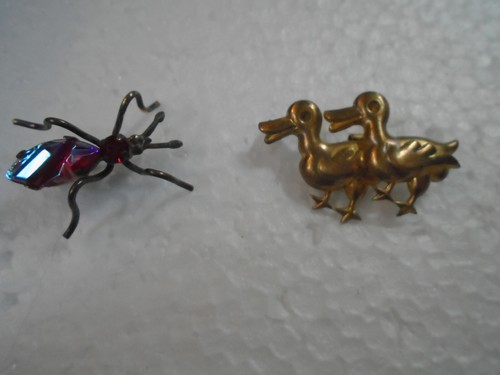 Deux broches anciennes insecte - broches, anciennes/insecte